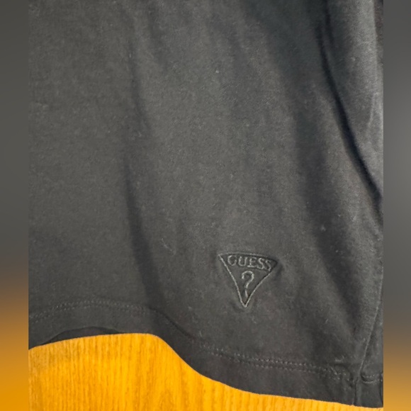 NWOT/Men’s Guess T-Shirt - Picture 4 of 7